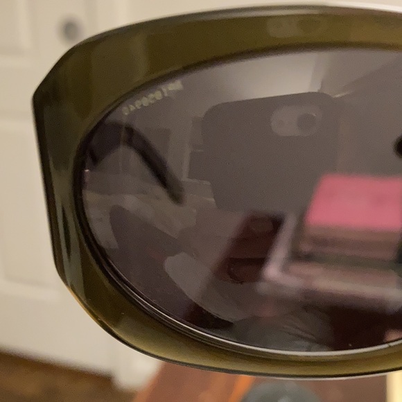 Prada sunglasses - Picture 4 of 5